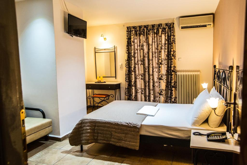 Двухместный (Двухместный номер эконом-класса с 1 кроватью или 2 отдельными кроватями) отеля Anita Hotel, Пирей
