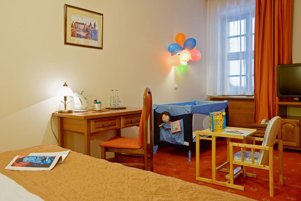 Семейный (Семейный номер (для 2 взрослых и 2 детей)) отеля Hotel Regent, Краков