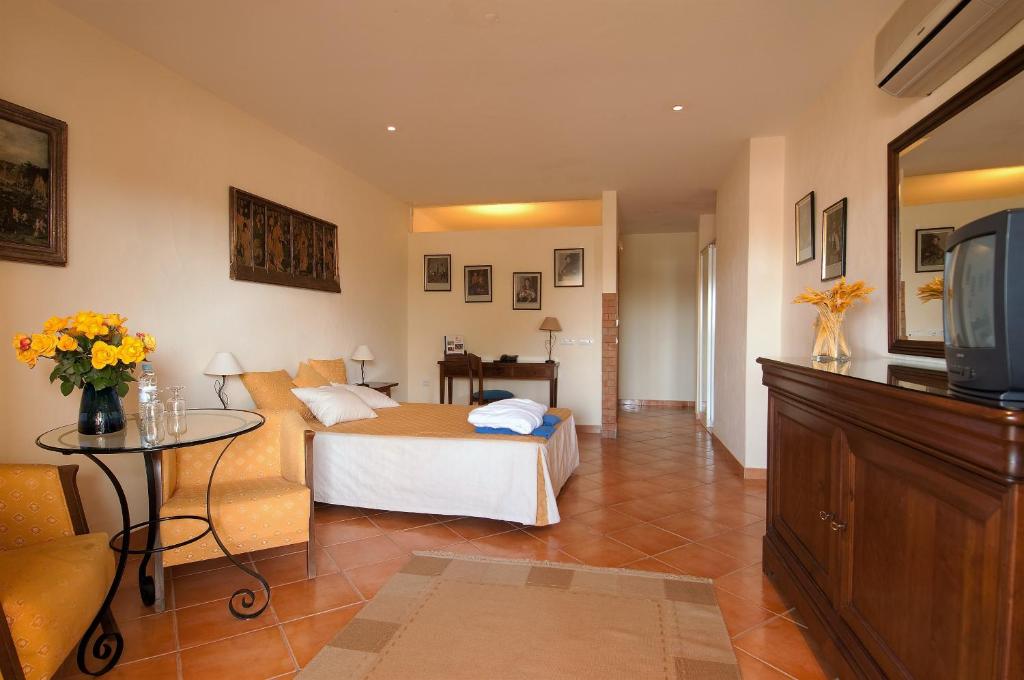 Двухместный (Двухместный номер эконом-класса с 1 кроватью или 2 отдельными кроватями) парк-отеля Luzmar Villas, Луш