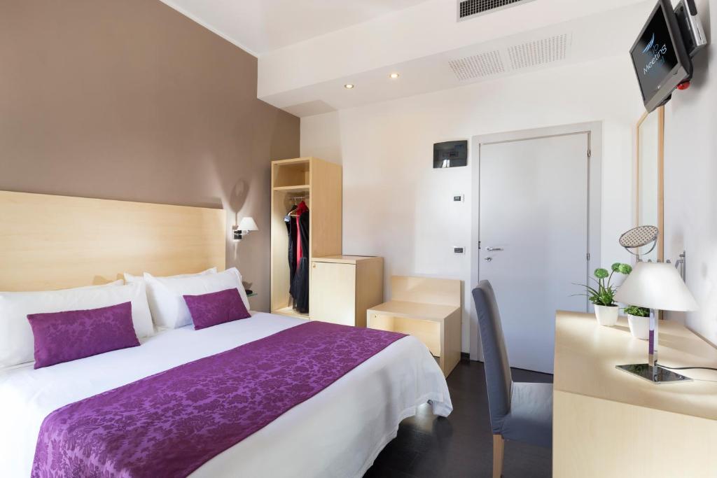Двухместный (Двухместный номер с 1 кроватью или 2 отдельными кроватями и базовыми удобствами) отеля Club Meeting Hotel, Римини