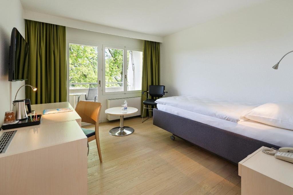 Одноместный (Standard Single Room incl. Thermal Bath Entrance) отеля Zurzacherhof Swiss Quality Hotel, Бад-Цурцах