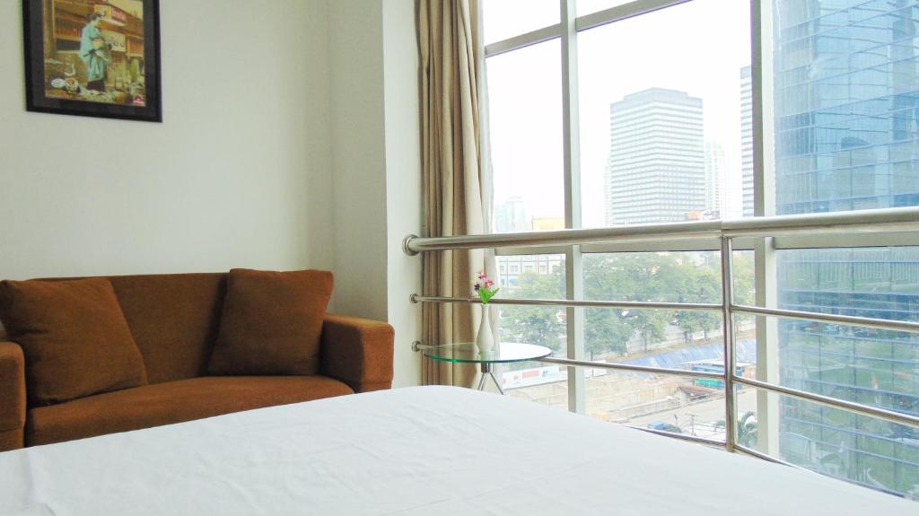 Двухместный (Полулюкс с видом на город) отеля Smart Hotel Thamrin Jakarta, Джакарта