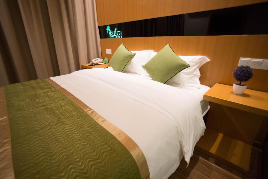 Двухместный (Для граждан материкового Китая – Номер бизнес-класса с кроватью размера «queen-size») отеля Vatica JiangSu Wuxi Xibei Canal Metro Station Huilv Road Hotel, Уси