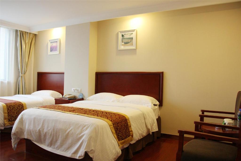 Двухместный (Стандартный двухместный номер с 2 отдельными кроватями) отеля GreenTree Inn HeBei ZhangJiaKou WuYi East Street JianXing Express Hotel, Чжанцзякоу