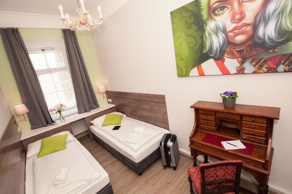 Двухместный (Небольшой двухместный номер с 2 отдельными кроватями) отеля Urban Stay Salzburg City, Зальцбург
