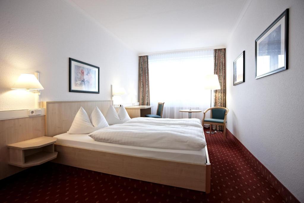Двухместный (Улучшенный двухместный номер с 1 кроватью) отеля IntercityHotel Schwerin, Шверин