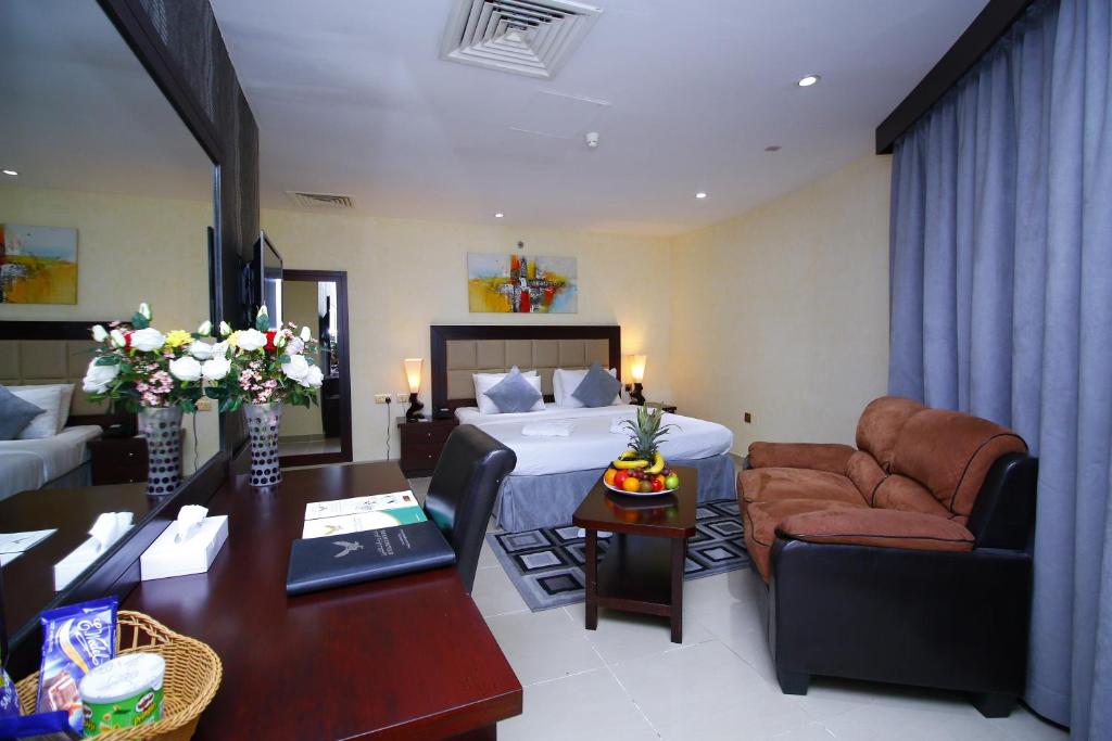 Двухместный (Двухместный номер Делюкс с 1 кроватью или 2 отдельными кроватями) отеля Royal Falcon Hotel, Дубай