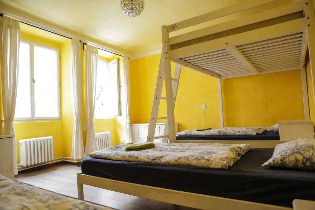 Номер (Кровать в общем номере с 4 кроватями) хостела Charles Bridge Economic, Прага
