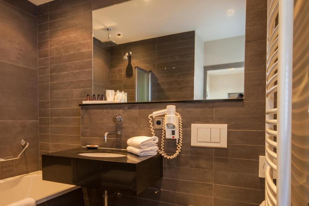 Сьюит (Люкс возле озера (1 этаж)), Auberge de Campveerse Toren