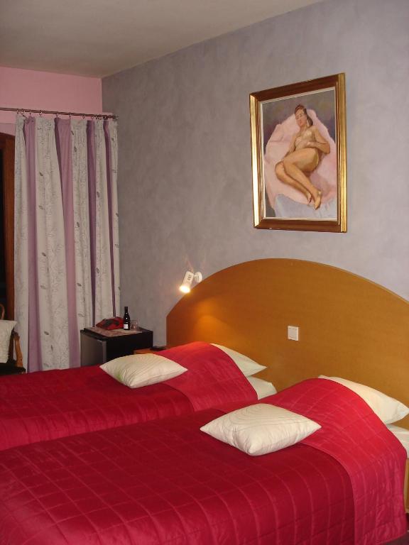 Двухместный (Двухместный номер с 1 кроватью и балконом) отеля Hotel Le Chalet, Ла-Рош-ан-Арден