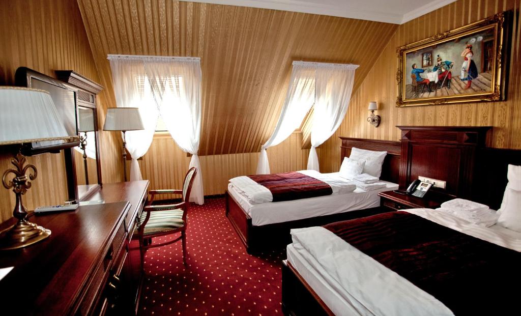 Двухместный (Двухместный номер с 2 отдельными кроватями) отеля Hotel Óbester, Дебрецен