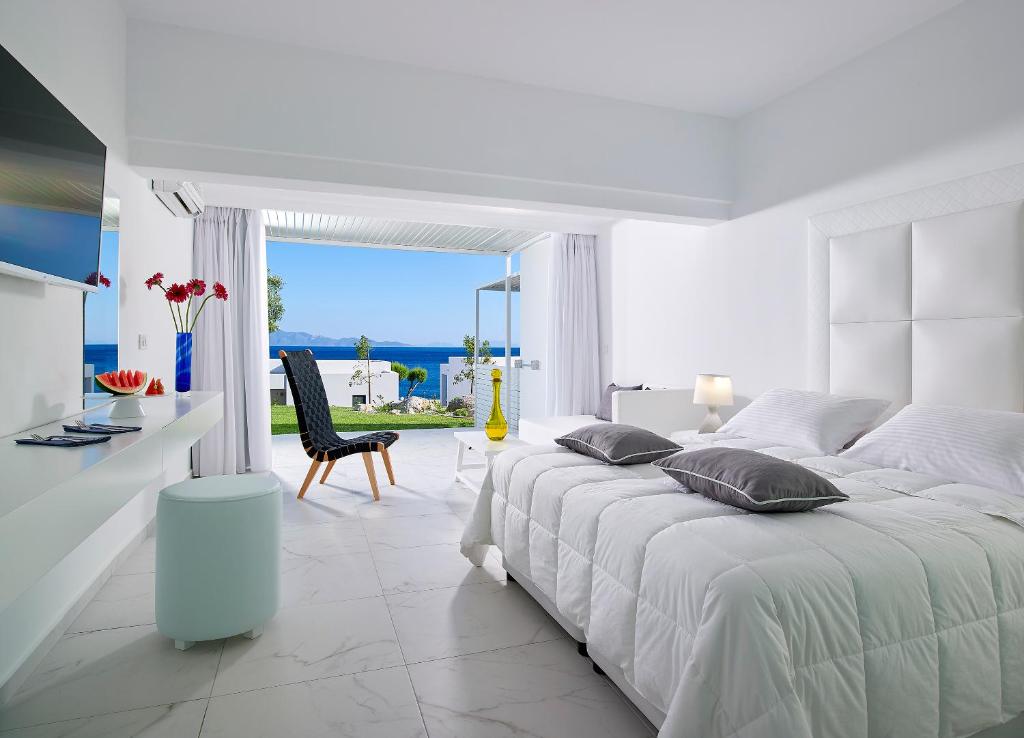 Номер (Бунгало с видом на море (для 2 взрослых и 1 ребенка)) курортного отеля Dimitra Beach Resort, Агиос-Фокас