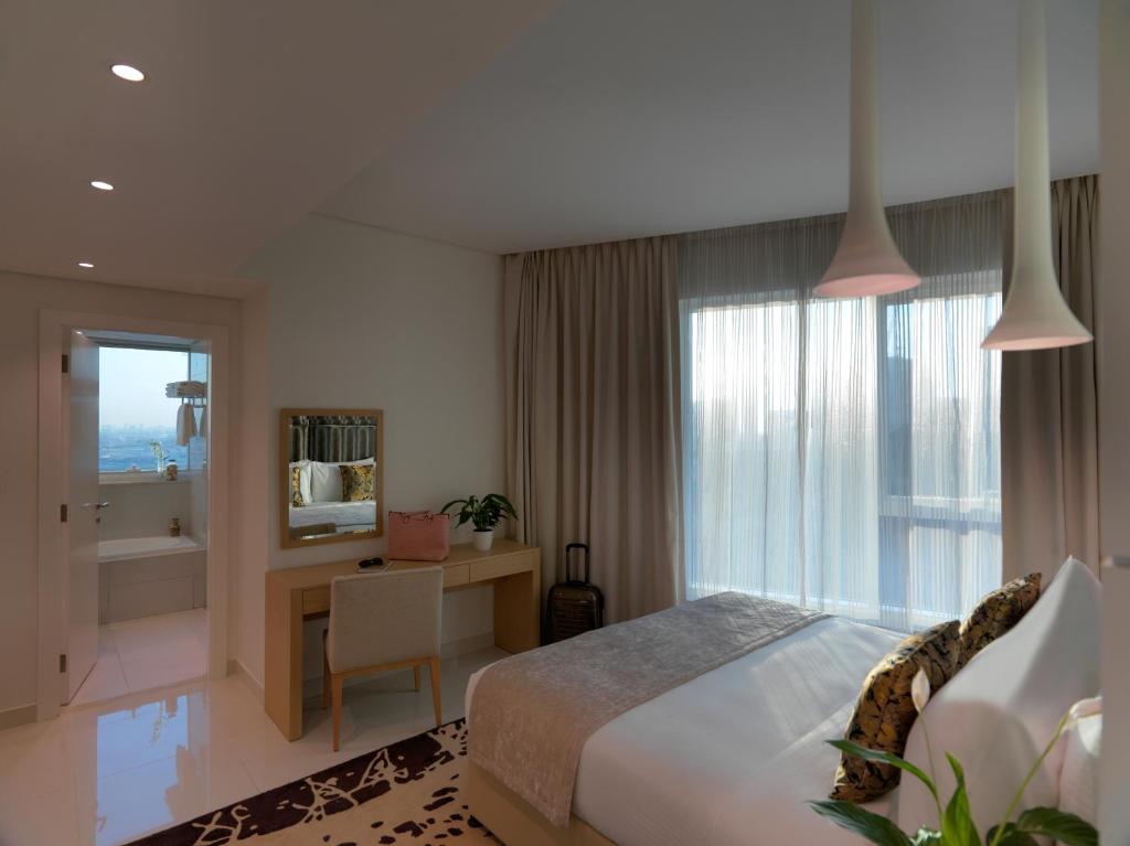 Апартаменты (Люкс с 1 спальней и видом на канал) апарт-отеля DAMAC Maison Canal Views, Дубай