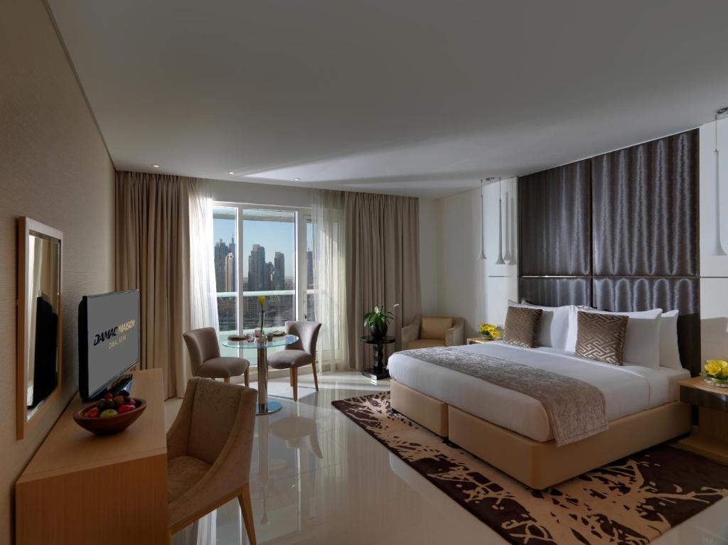 Сьюит (Люкс с 2 спальнями, проживание в течение суток) апарт-отеля DAMAC Maison Canal Views, Дубай