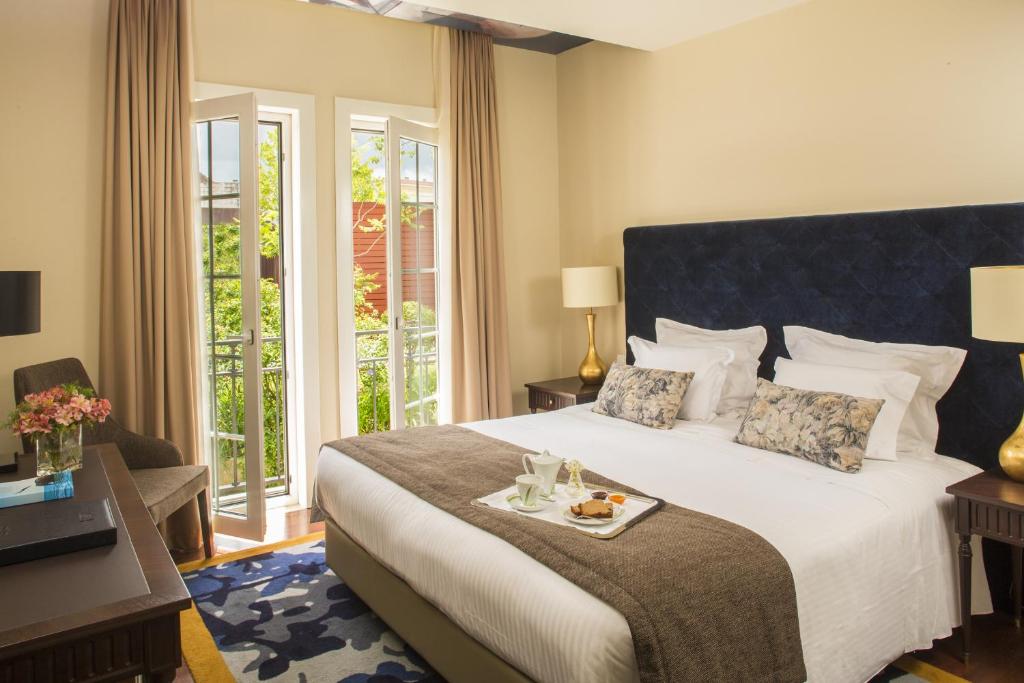 Двухместный (Двухместный номер с 1 кроватью или 2 отдельными кроватями, вид на сад) отеля Hotel Quinta das Lagrimas - Small Luxury Hotels, Коимбра
