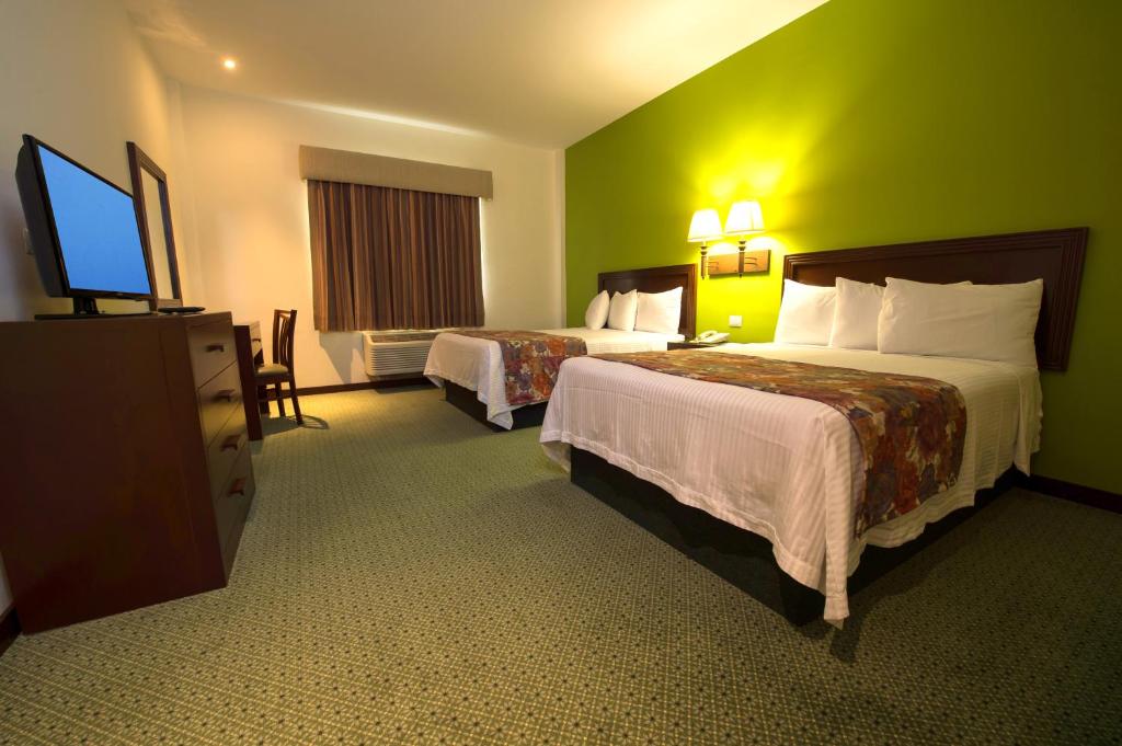 Двухместный (Двухместный номер с 2 двуспальными кроватями) отеля Hotel Brio Inn, Сьюдад-Виктория