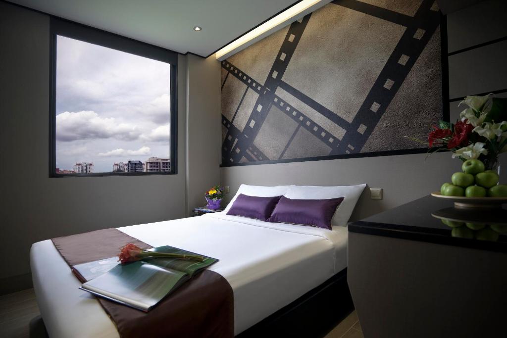 Двухместный (Улучшенный двухместный номер с 1 кроватью) отеля Hotel 81 Premier Hollywood, Сингапур (город)