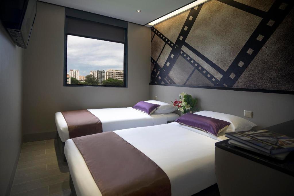 Двухместный (Улучшенный двухместный номер с 2 отдельными кроватями) отеля Hotel 81 Premier Hollywood, Сингапур (город)