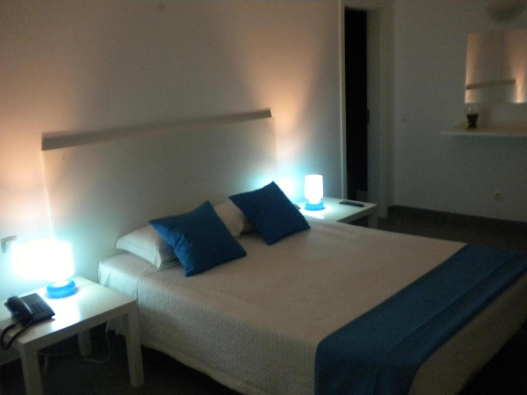 Двухместный (Улучшенный двухместный номер с 1 кроватью или 2 отдельными кроватями) отеля KR Hotels - Albufeira Lounge, Албуфейра