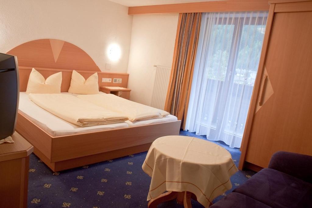 Двухместный (Двухместный номер с 1 кроватью) отеля Hotel Edelweiss, Ладис