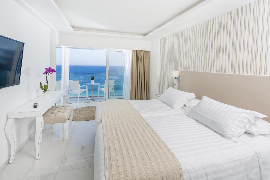 Двухместный (Двухместный номер у пляжа с 1 кроватью или 2 отдельными кроватями) отеля Ibiscus Hotel, Родос