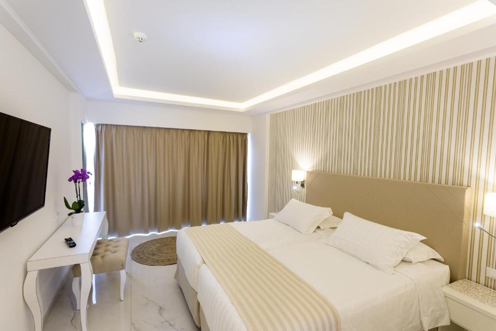 Двухместный (Двухместный номер с 1 кроватью или 2 отдельными кроватями и видом на окрестности) отеля Ibiscus Hotel, Родос