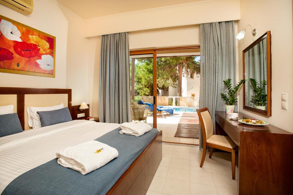 Сьюит (Роскошный люкс с частным бассейном) отеля Sirios Village Hotel & Bungalows - All Inclusive, Като-Дарацос