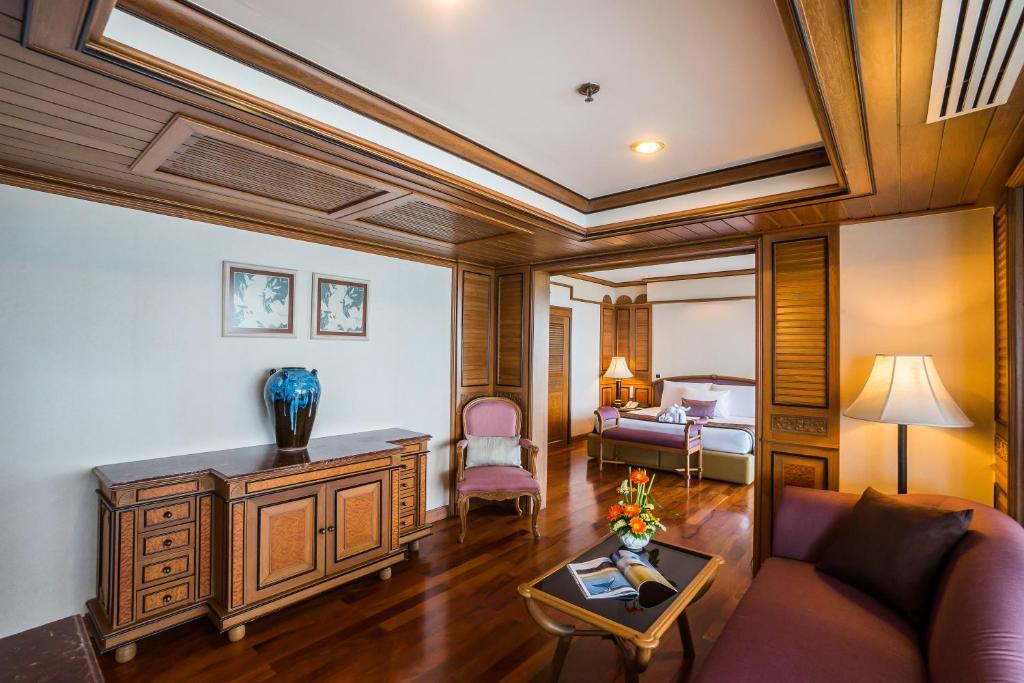 Сьюит (Regency Suite (2 bedrooms)), Отель Royal Cliff