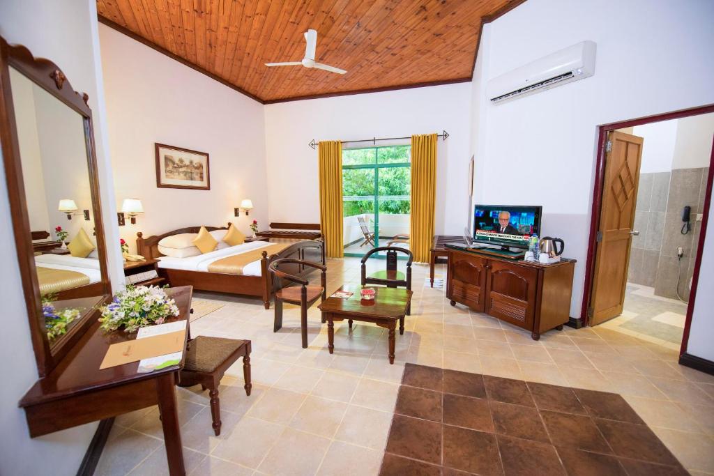Двухместный (Двухместный номер Делюкс с 1 кроватью или 2 отдельными кроватями) отеля Mandara Rosen, Катарагама