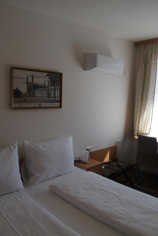 Двухместный (Представительский двухместный номер с 1 кроватью и кондиционером) гостевого дома Pension Casa Topolino, Винер-Нойштадт