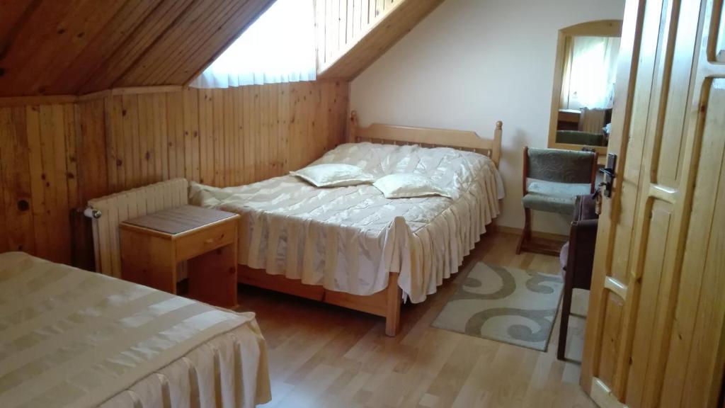 Двухместный (Двухместный номер с 2 отдельными кроватями и собственной внешней ванной комнатой) гостевого дома Pension Casa Contelui, Рышнов