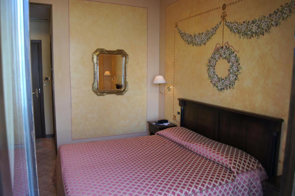 Двухместный (Стандартный двухместный номер с 1 кроватью) отеля Hotel Lugana Parco Al Lago, Сирмионе