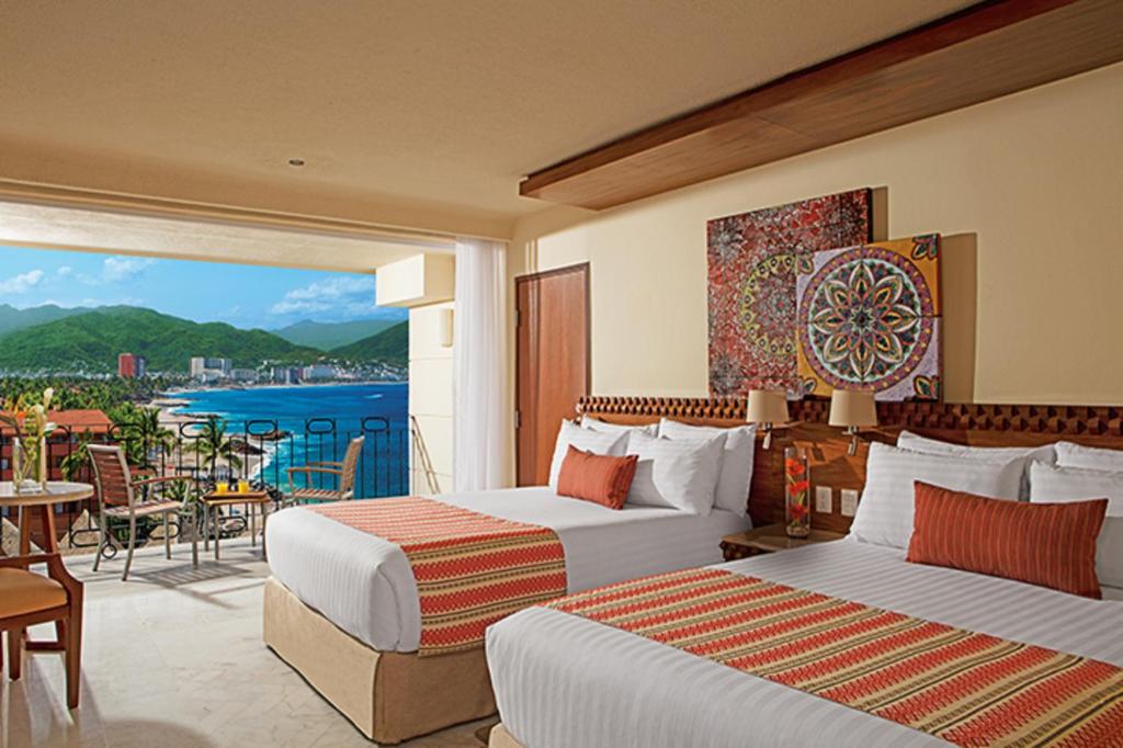 Двухместный (Двухместный номер Делюкс Sun Club с 1 кроватью и видом на океан) курортного отеля Sunscape Puerto Vallarta Resort, Пуэрто-Вальярта