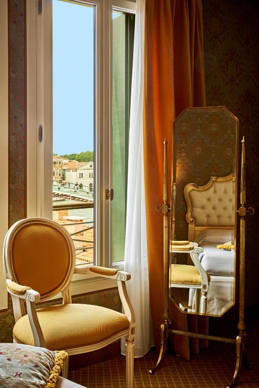 Двухместный (Номер Делюкс с видом на канал) отеля Hotel Gardena, Венеция