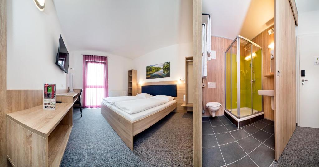 Двухместный (Улучшенный двухместный номер с 1 кроватью) отеля Cleverhotel, Санкт-Пёльтен