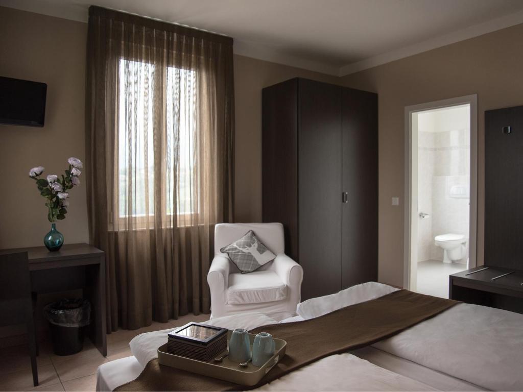 Двухместный (Улучшенный двухместный номер с 1 кроватью) отеля Locanda Del Conventino, Лугано