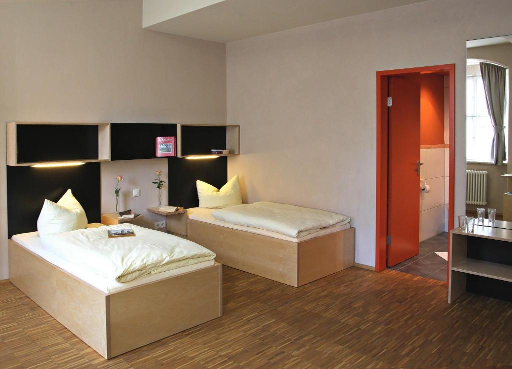 Двухместный (Двухместный номер с 2 отдельными кроватями - Подходит для гостей с ограниченными физическими возможностями) гостевого дома Augustinerkloster Gotha, Гота