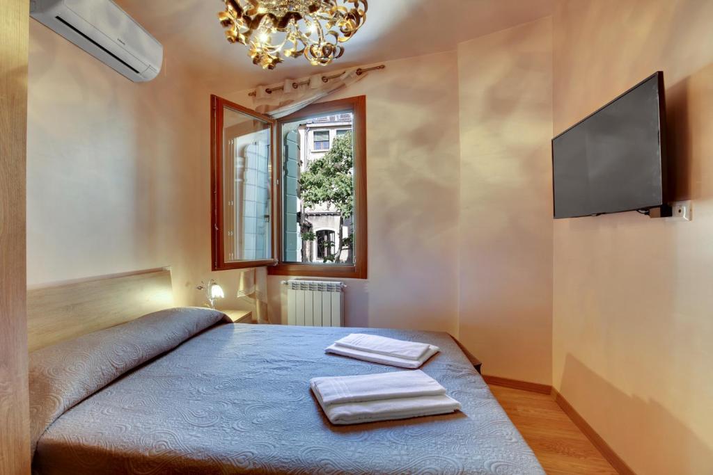 Двухместный (Двухместный номер с 1 кроватью - Дополнительное здание) отеля Locanda Delle Acque, Венеция