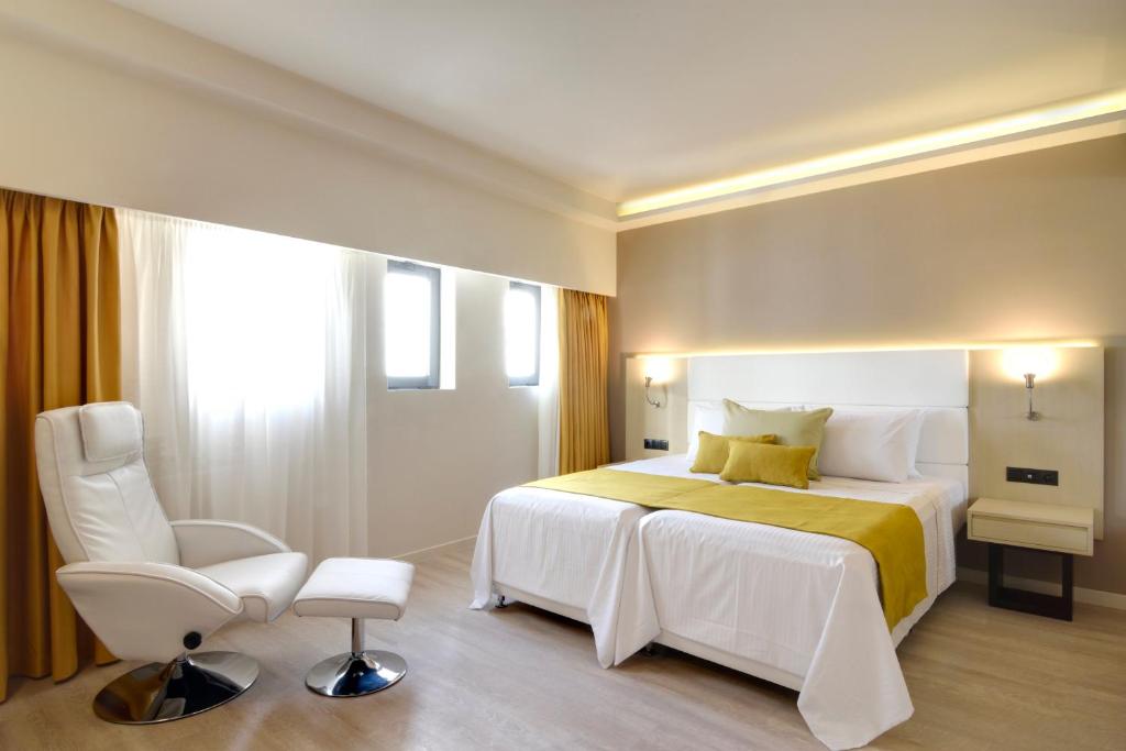 Двухместный (Стандартный двухместный номер с 1 кроватью и дополнительной кроватью) отеля Athens Avenue Hotel, Афины