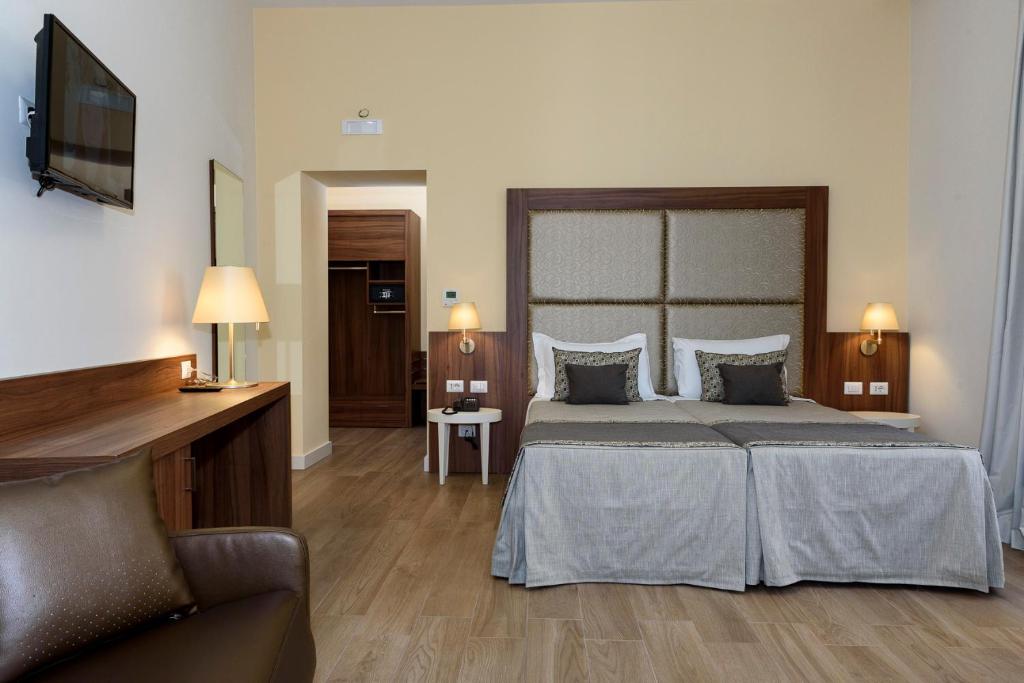 Двухместный (Роскошный двухместный номер с дополнительной кроватью) отеля Navona Luxury Guesthouse, Рим