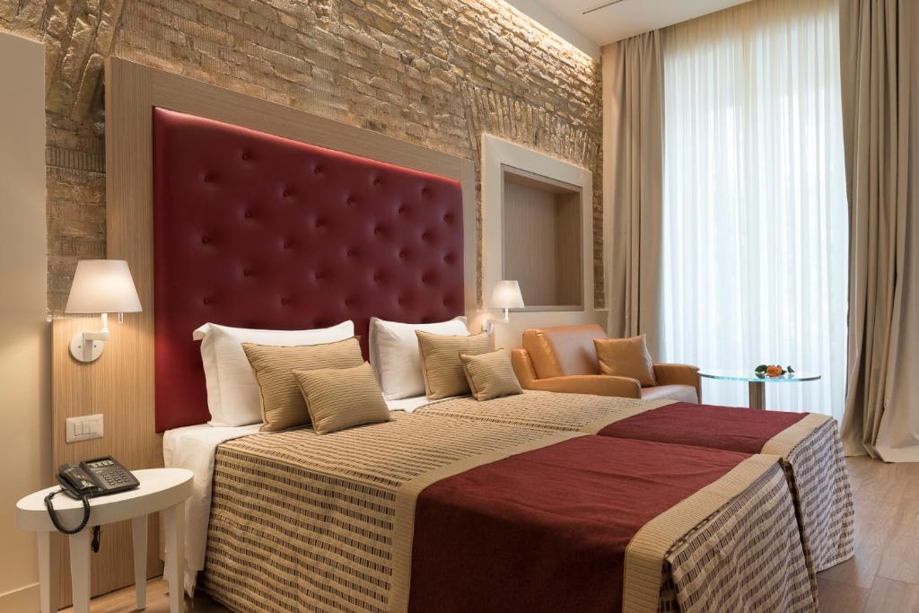 Двухместный (Двухместный номер Делюкс с 1 кроватью и дополнительной кроватью) отеля Navona Luxury Guesthouse, Рим