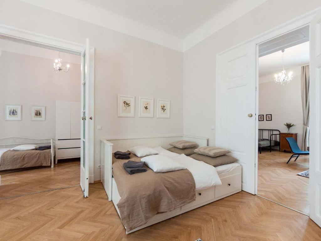 Апартаменты (Уютные апартаменты с 2 спальнями - Kurrentgasse 10, 1010 Vienna), Elegant Vienna