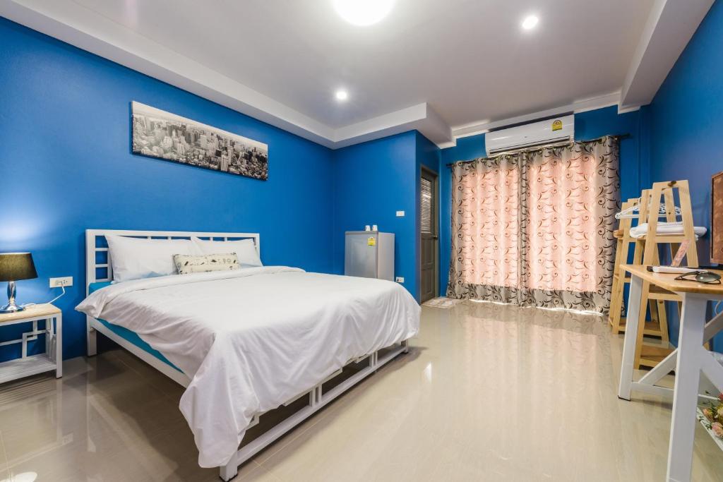 Двухместный (Номер с кроватью размера «queen-size» и балконом) гостевого дома Sweet Dreams Guest House, Пхетчабури
