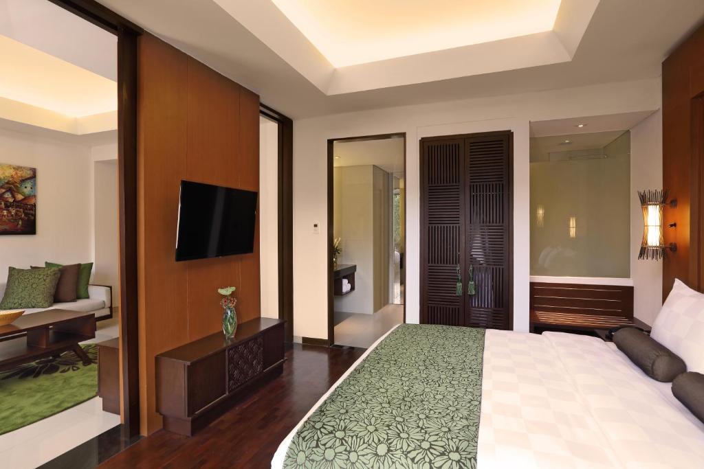 Сьюит (Special Offer - Maximum 8 hours Usage at Suite Room) отеля Golden Tulip Jineng Resort Bali, Кута