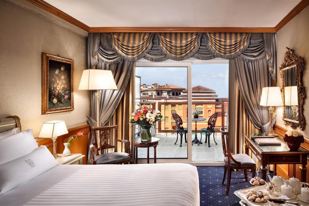 Двухместный (Улучшенный двухместный номер с 1 кроватью или 2 отдельными кроватями и балконом) отеля Parco dei Principi Grand Hotel & SPA, Рим