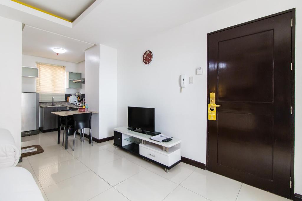 Двухместный (Представительский номер с кроватью размера «king-size») апарт-отеля JMM Apartment Suites, Манила