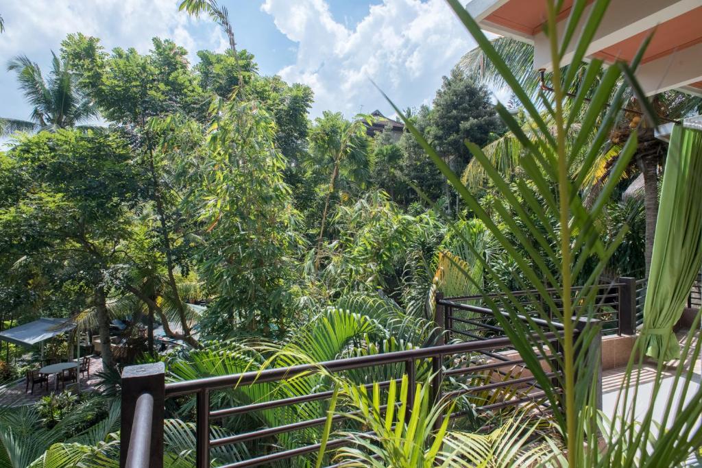 Двухместный (Люкс с видом на реку) отеля Bali Spirit Hotel and Spa, Ubud, Убуд