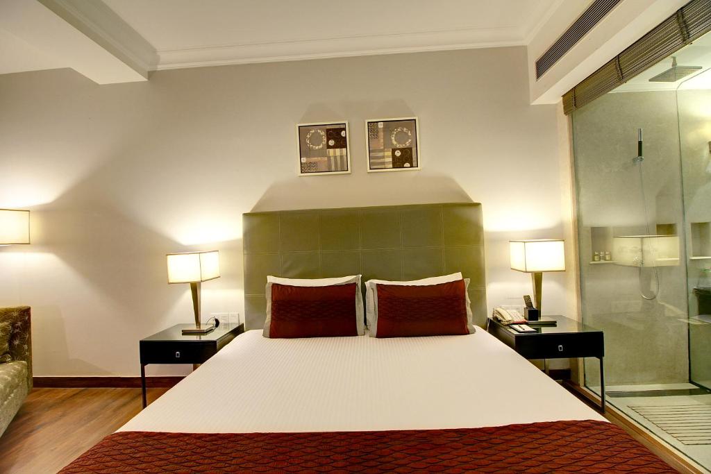 Двухместный (Staycations Package) отеля The Pllazio Hotel, Гургаон