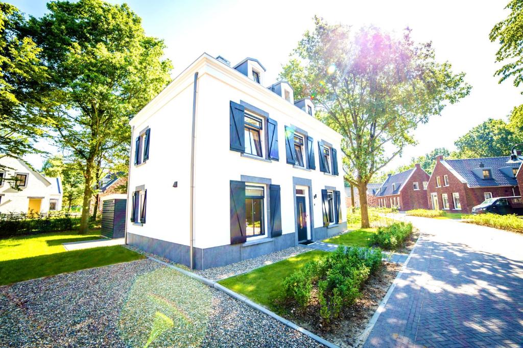 Номер (Роскошный дом с 6 спальнями и собственной сауной) парк-отеля Dormio Resort Maastricht, Маастрихт