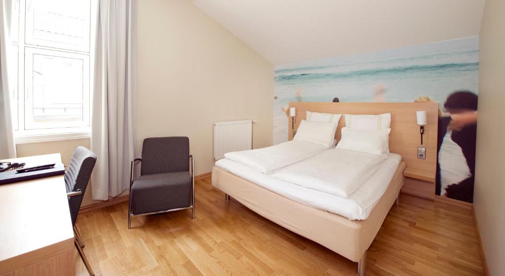 Двухместный (Стандартный двухместный номер с 1 кроватью или 2 отдельными кроватями и ужином) отеля Clarion Collection Hotel Savoy, Осло